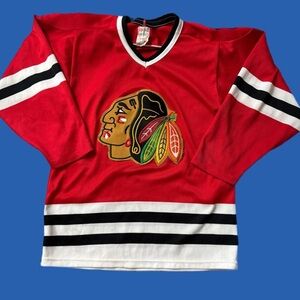 Chicago Blackhawk’s vintage jersey 
Size s men